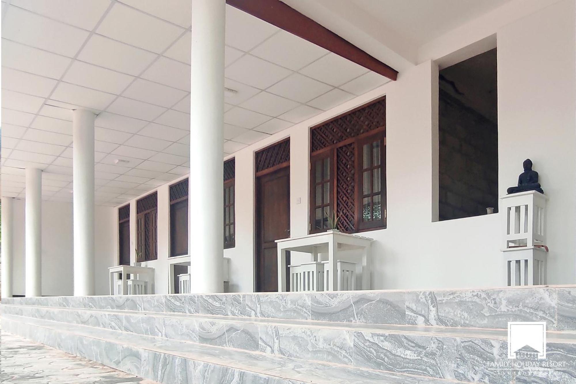 Family Holiday Resort Anuradhapura Bagian luar foto